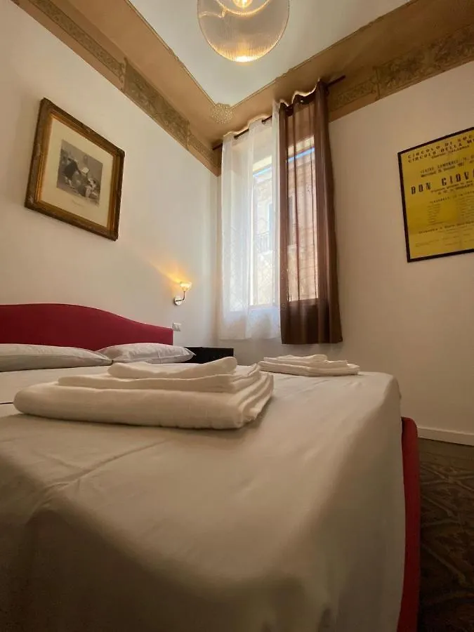 Bed and Breakfast Al Teatro à Reggio de Calabre Couette-café